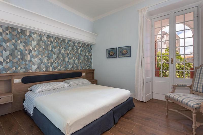 Borgo Prima Luce Hotel คูลิเอรี ภายนอก รูปภาพ