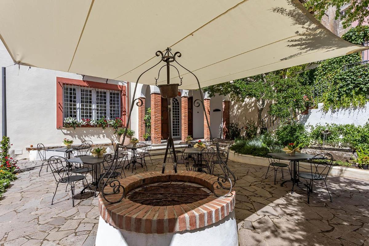 Borgo Prima Luce Hotel คูลิเอรี ภายนอก รูปภาพ
