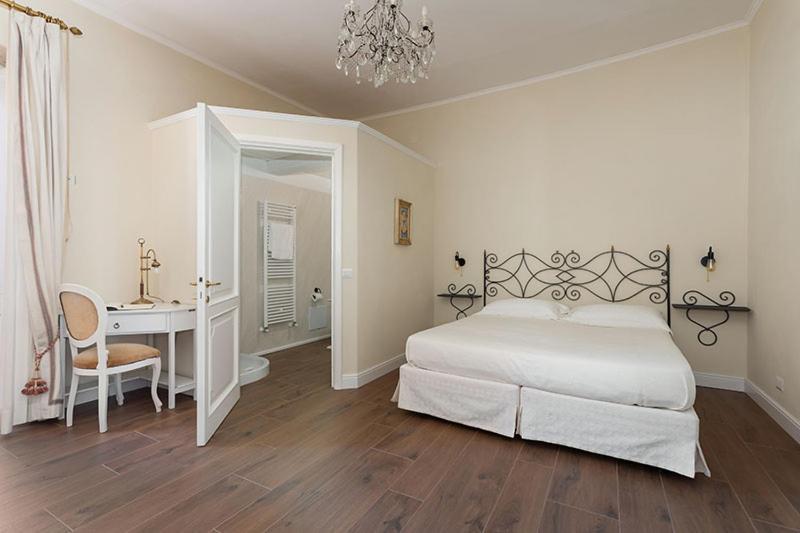 Borgo Prima Luce Hotel คูลิเอรี ภายนอก รูปภาพ